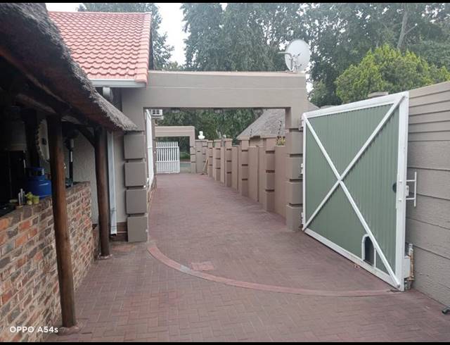 3 BEDROOM HOUSE FOR SALE IN VAALPARK